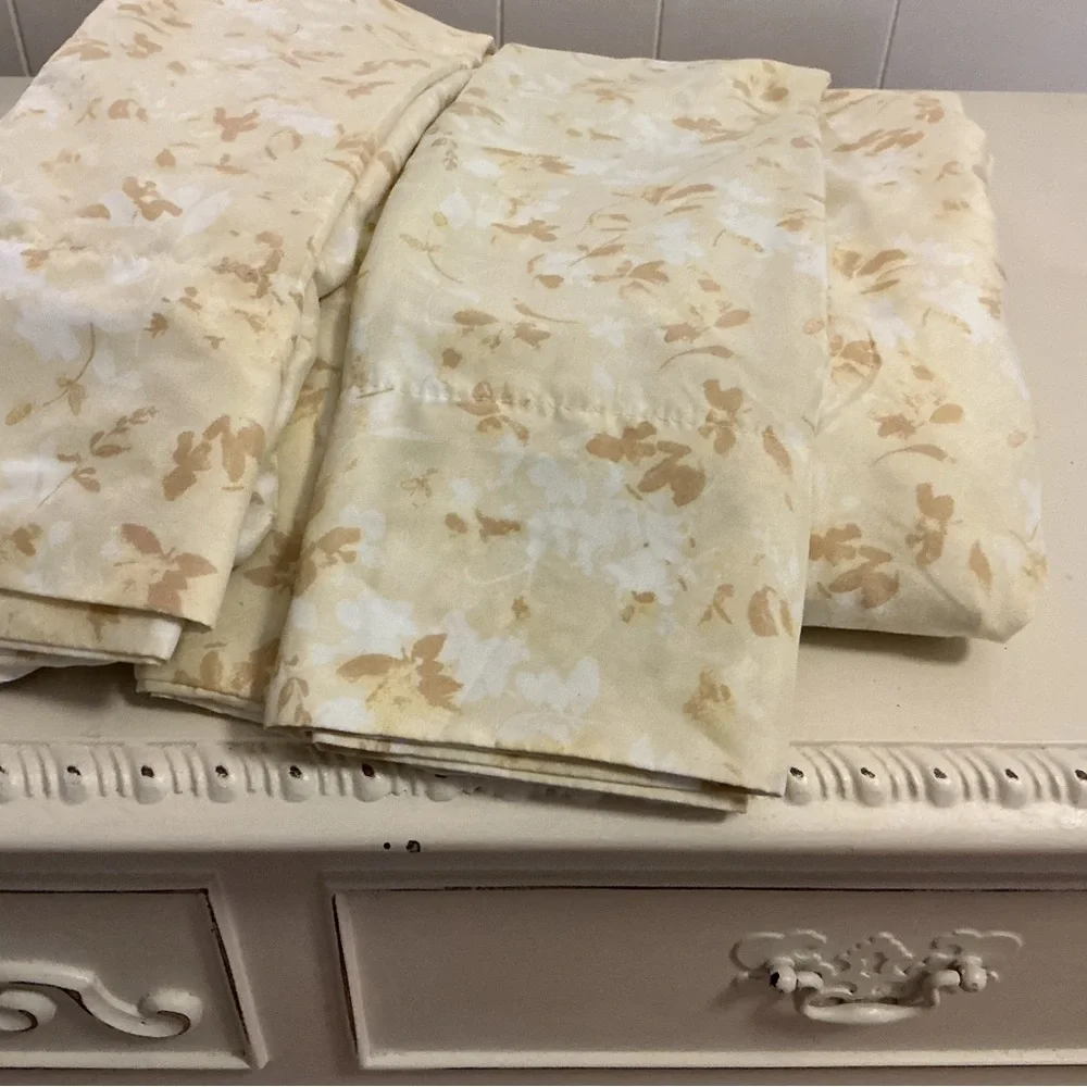 DKNY Sheet Set